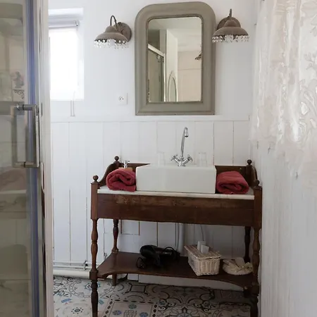 Le Jardin-chambres D'hotes En Baie Bed & Breakfast