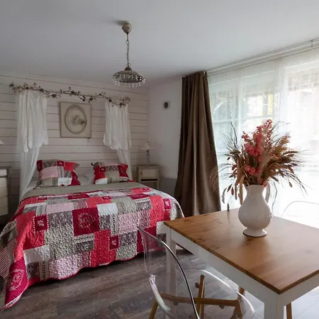 Le Jardin-chambres D'hotes En Baie Frühstückspension 4*