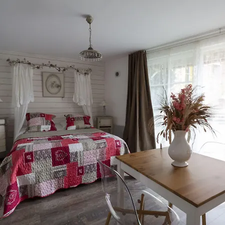 Le Jardin-chambres D'hotes En Baie