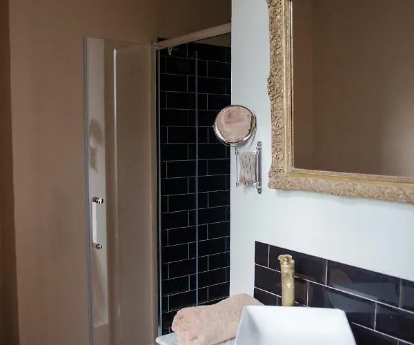 Couette-café Le Jardin-chambres D'hôtes En Baie 4*